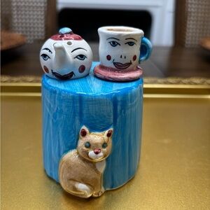 Vintage Alco tea pot and tea cup salt and pepper shakers